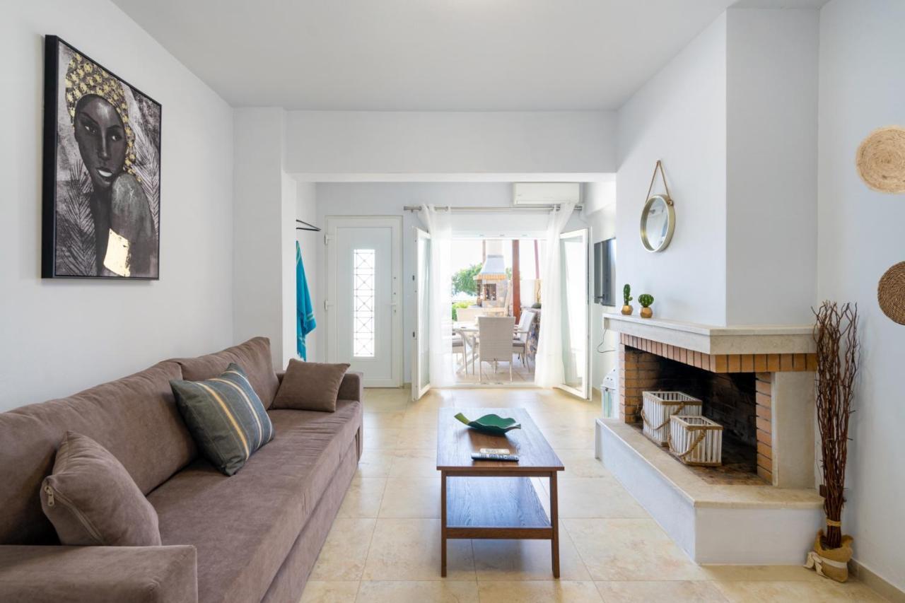 Villa Blue Coast House Goudhouros Esterno foto
