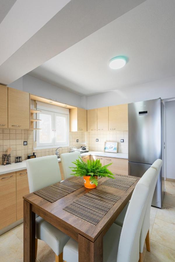 Villa Blue Coast House Goudhouros Esterno foto