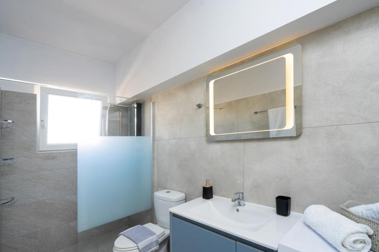 Villa Blue Coast House Goudhouros Esterno foto